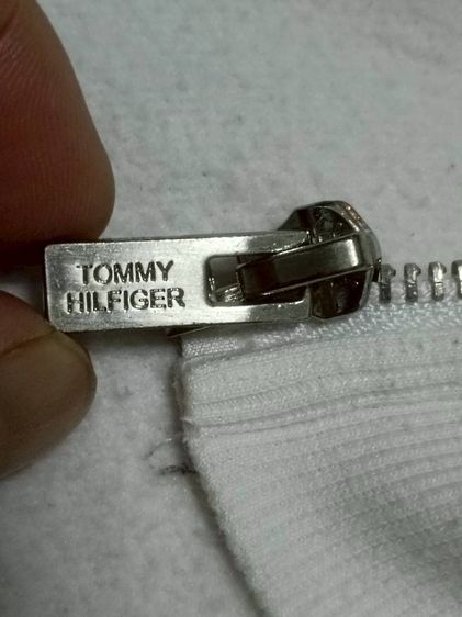 เสื้อ tommy hilfiger รูปที่ 10