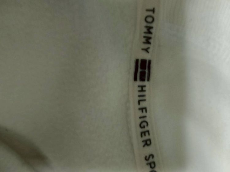 เสื้อ tommy hilfiger รูปที่ 11
