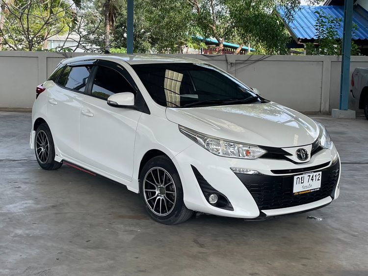 Toyota Yaris 2018 1.2 E Sedan เบนซิน ไม่ติดแก๊ส เกียร์อัตโนมัติ ขาว รูปที่ 3