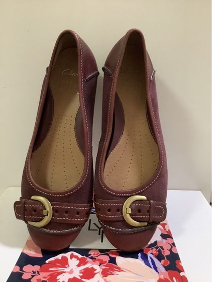 รองเท้า รูปที่ 11