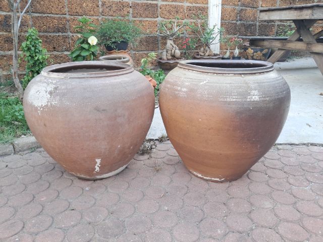 โอ่งโบราณ