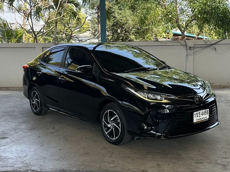 Toyota Yaris ATIV 2021 1.2 Sport Premium Sedan เบนซิน ไม่ติดแก๊ส เกียร์อัตโนมัติ ดำ รูปที่ 3