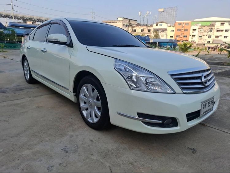 รถ Nissan Teana 2.5 XV สี ขาว