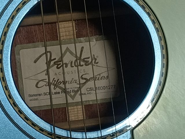 ขายกีต้าร์โปร่งไฟฟ้า fender sonoran มีตำหนิ 2 ตำแหน่ง นอกนั้นใช้งานได้ตามปกติ ราคา 6,000 บาท สนใจติดต่อ โทร 084-2549456,0810359988 ต๊อบครับ รูปที่ 4