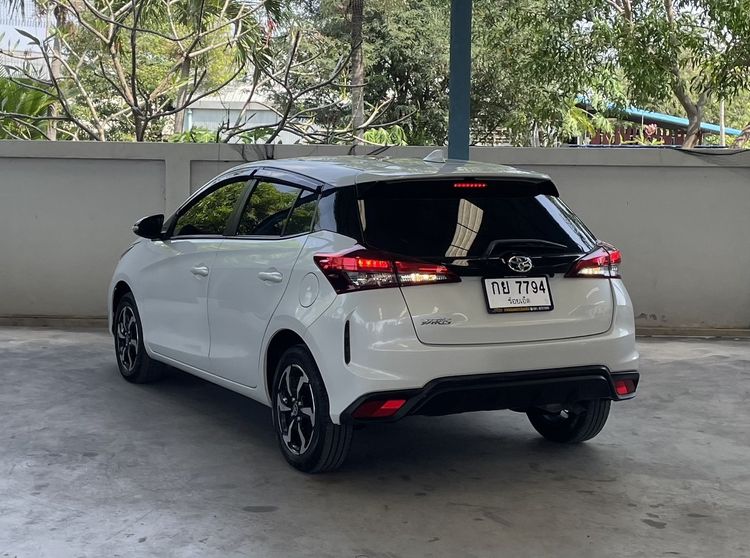 Toyota Yaris 2023 1.2 Smart Sedan เบนซิน ไม่ติดแก๊ส เกียร์อัตโนมัติ ขาว รูปที่ 4