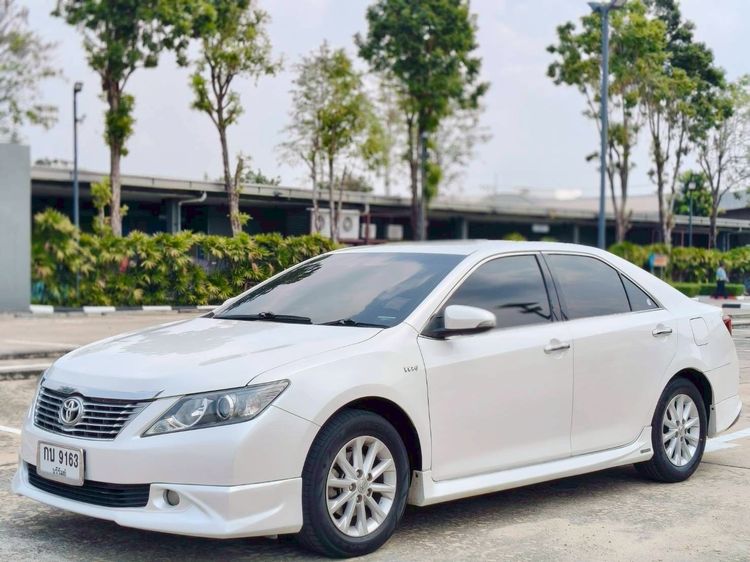 รถ Toyota Camry 2.0 G Extremo สี ขาว