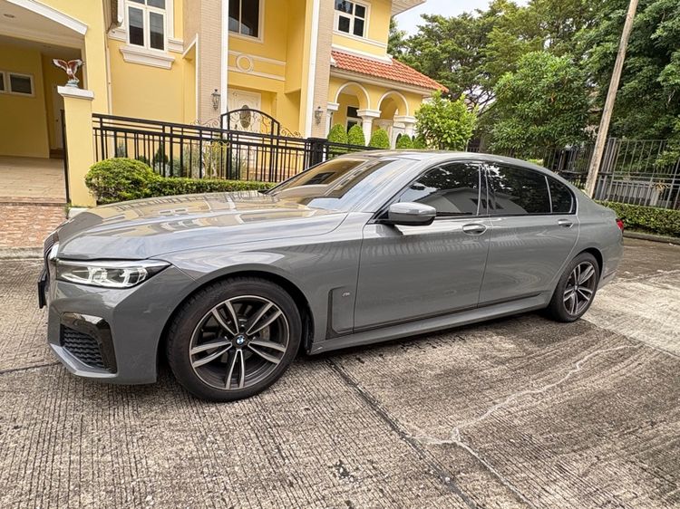 รถ BMW Series 7 730Ld สี เทา