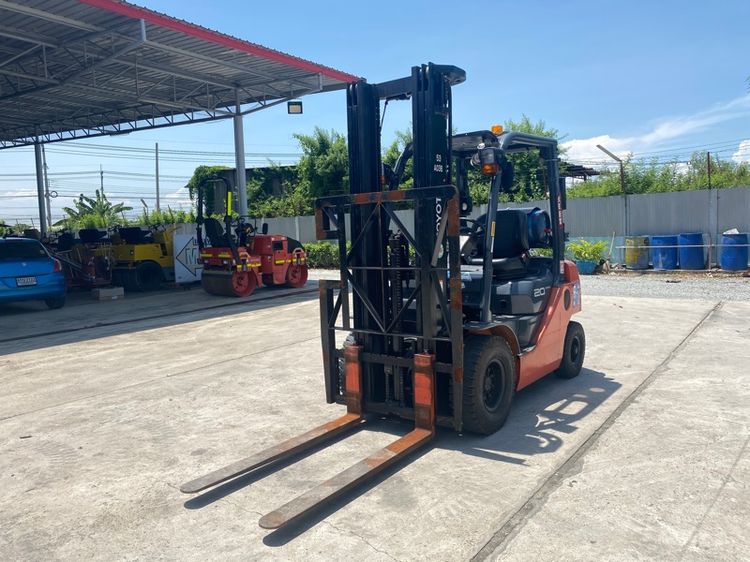 รถฟอร์คลิฟท์ TOYOTA รุ่น 02-8FG20 ยก 2ตัน  ยกสูง 5.5เมตร ใช้แก๊ส LPG รูปที่ 4