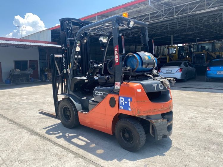 รถฟอร์คลิฟท์ TOYOTA รุ่น 02-8FG20 ยก 2ตัน  ยกสูง 5.5เมตร ใช้แก๊ส LPG รูปที่ 6