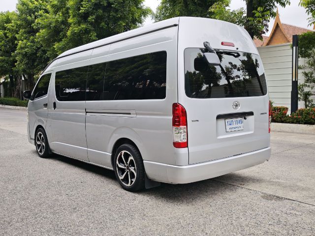 Toyota Commuter 2016 3.0 Van ดีเซล เกียร์อัตโนมัติ บรอนซ์เงิน รูปที่ 4