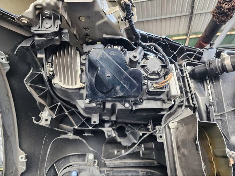 หน้าตัด BMW E90 ยกหน้า หรือแยกชิ้นได้ครับ รูปที่ 11