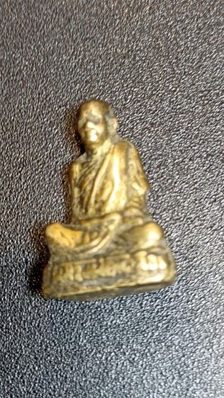 รูปหล่อหลวงพ่อพรหมติดหน้ารถแถมปู่ทวดแถมสมเด็จ รูปที่ 2