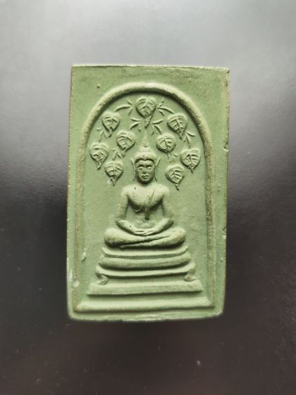 พระสมเด็จปรกโพธิ์ 9 ใบ หลวงพ่อกวย ชุตินธโร วัดโฆสิตาราม จังหวัดชัยนาท เนื้อเขียวก้านมะลิ 