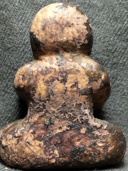 พระปิดตาลงรักครับไม่ทราบสำนักครับ รูปที่ 3