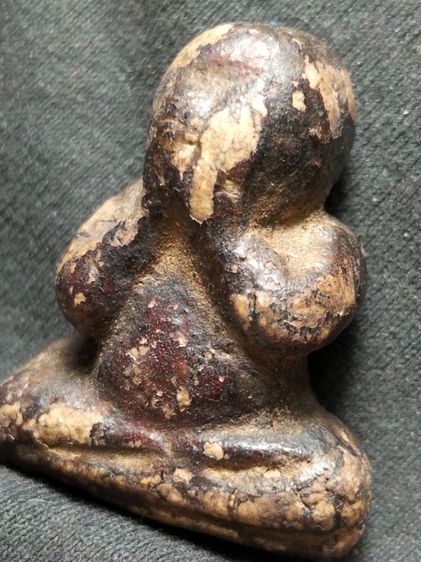 พระปิดตาลงรักครับไม่ทราบสำนักครับ รูปที่ 13