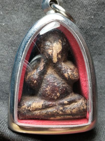 พระปิดตาลงรักครับไม่ทราบสำนักครับ รูปที่ 2