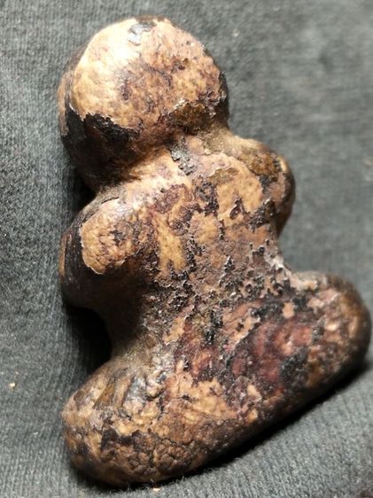 พระปิดตาลงรักครับไม่ทราบสำนักครับ รูปที่ 15