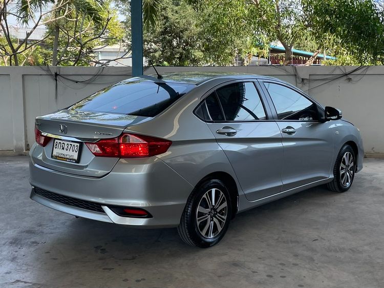 Honda City 2018 1.5 V i-VTEC Sedan เบนซิน ไม่ติดแก๊ส เกียร์อัตโนมัติ บรอนซ์เงิน รูปที่ 2