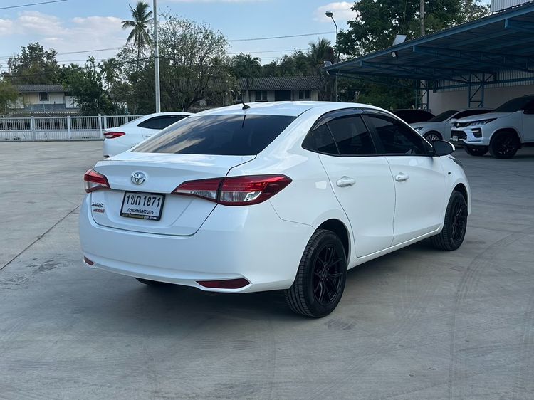 Toyota Yaris ATIV 2020 1.2 Entry Sedan เบนซิน ไม่ติดแก๊ส เกียร์อัตโนมัติ ขาว รูปที่ 2