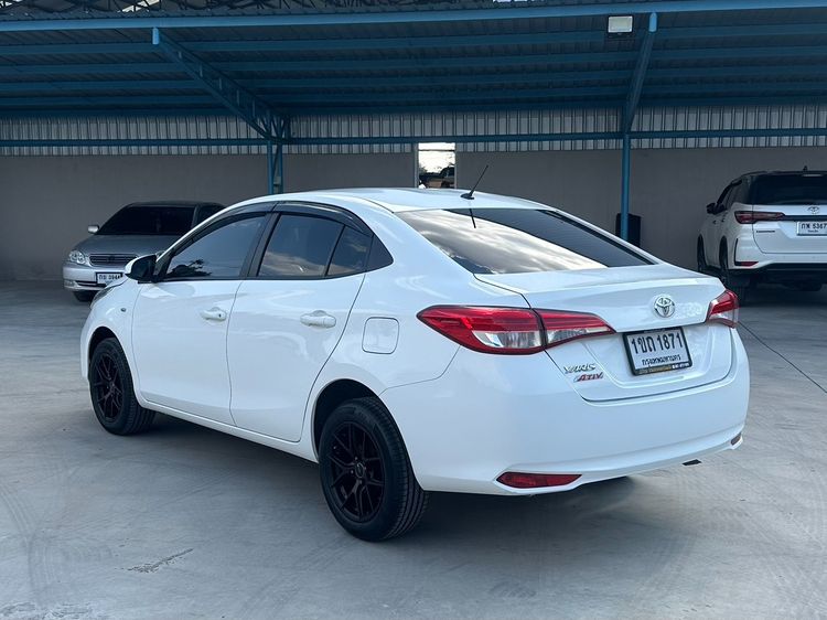 Toyota Yaris ATIV 2020 1.2 Entry Sedan เบนซิน ไม่ติดแก๊ส เกียร์อัตโนมัติ ขาว รูปที่ 4