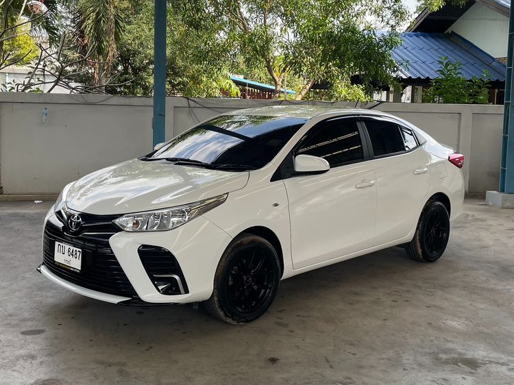 Toyota Yaris ATIV 2022 1.2 Entry Sedan เบนซิน ไม่ติดแก๊ส เกียร์อัตโนมัติ ขาว