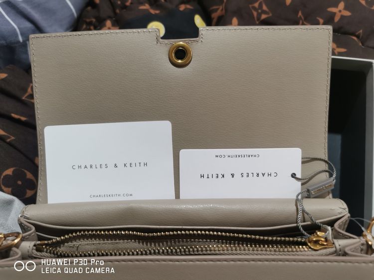 กระเป๋าสะพาย​ Charles​ and​ Keitl รูปที่ 5