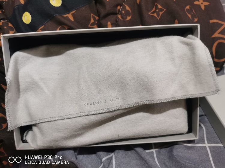 กระเป๋าสะพาย​ Charles​ and​ Keitl รูปที่ 8