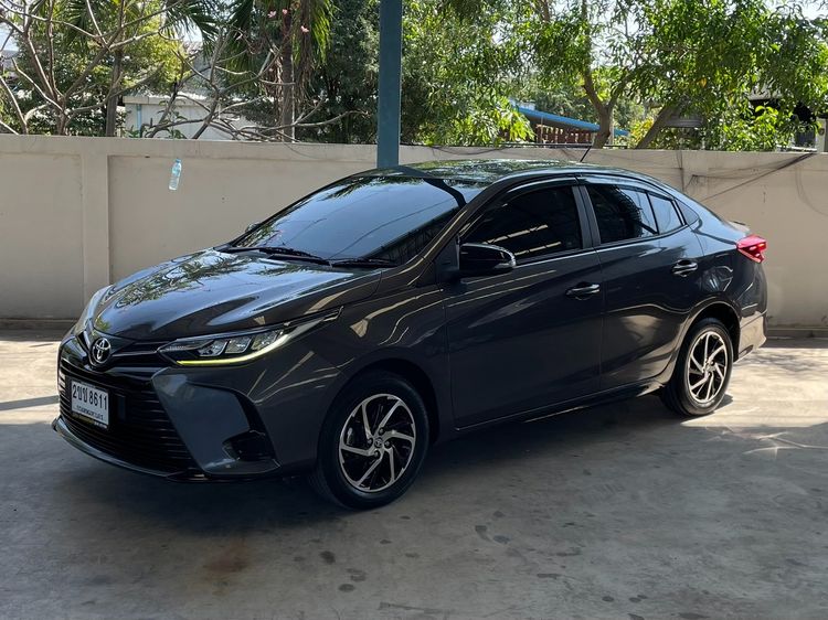 รถ Toyota Yaris ATIV 1.2 Sport สี เทา