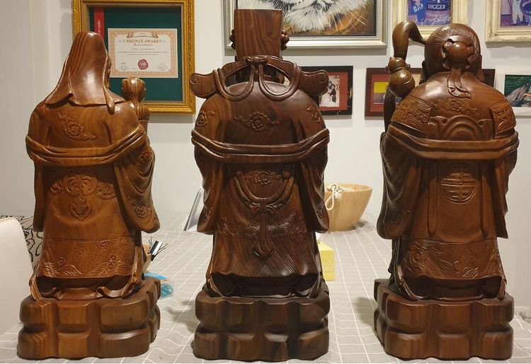 ขายแกะสลักรูปปั้นเทพเจ้าจีน 3 องค์ ซึ่งเป็นสัญลักษณ์แห่งความมงคล  ฮก ลก ซิ่ว รูปที่ 2