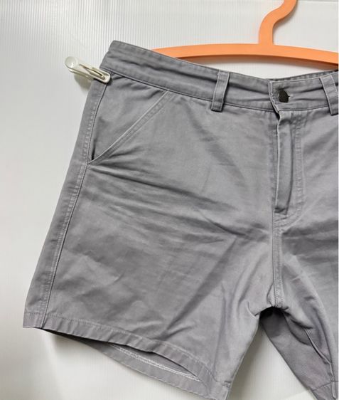 กางเกงขาสั้นสีเทาผ้าชิโน รูปที่ 4