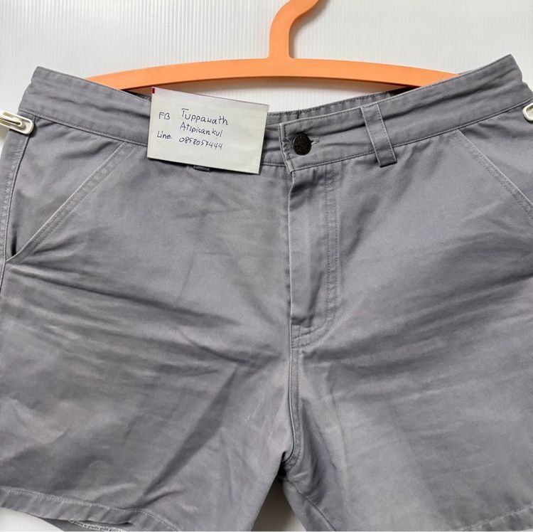 กางเกงขาสั้นสีเทาผ้าชิโน รูปที่ 2