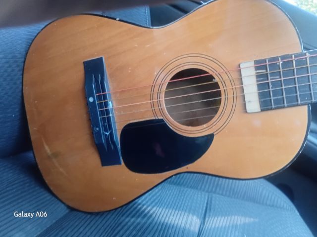 ขายตามสภาพครับราคาไม่แพง ถูกๆครับ เป็นกีต้าร์ไซส์เล็กนะครับ ไว้สำหรับให้ ลูกหัดเล่น เสียงดีครับ รูปที่ 5