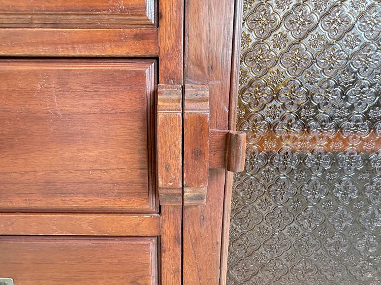 ตู้คอนโซล สไตล์วินเทจ 2 บานเปิด 6 ลิ้นชัก มือจับทองเหลือง ท็อปและโครงขาไม้จริงผสมไม้ MDF สีน้ำตาลแดง รูปที่ 16