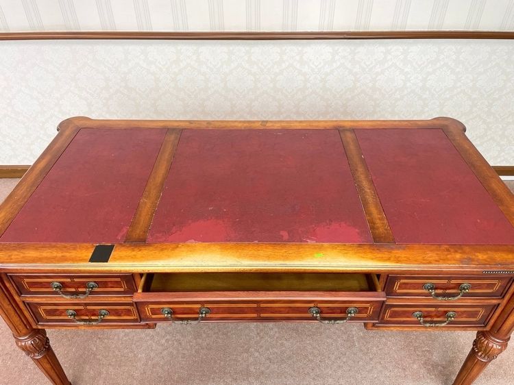 โต๊ะทำงานผู้บริหาร ไม้จริงทั้งตัวขาแกะลาย ท๊อปหนังเทียมสีแดง 5 ลิ้นชัก งานนำเข้า รูปที่ 11