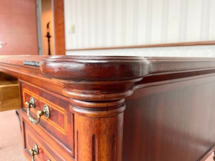 โต๊ะทำงานผู้บริหาร ไม้จริงทั้งตัวขาแกะลาย ท๊อปหนังเทียมสีแดง 5 ลิ้นชัก งานนำเข้า รูปที่ 12