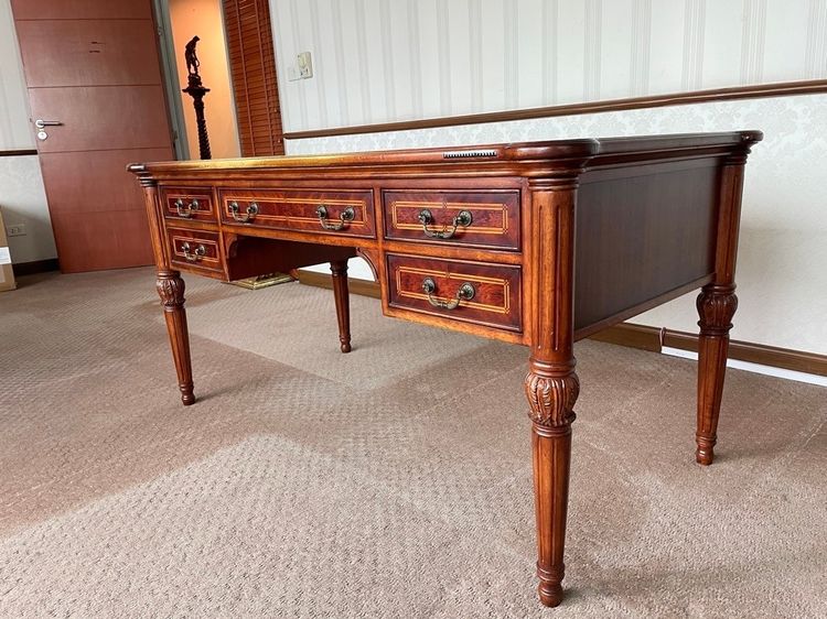 โต๊ะทำงานผู้บริหาร ไม้จริงทั้งตัวขาแกะลาย ท๊อปหนังเทียมสีแดง 5 ลิ้นชัก งานนำเข้า รูปที่ 4