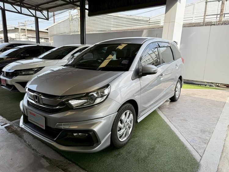 รถ Honda Mobilio 1.5 V สี บรอนซ์เงิน