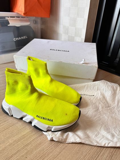 UK 6 | EU 39 1/3 | US 7.5 BALENCIAGA รองเท้าผ้าใบ sz.39
