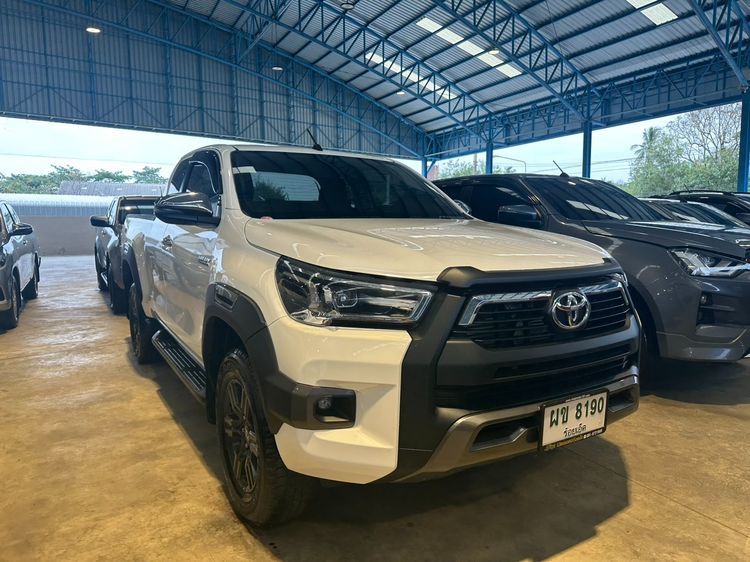 Toyota Hilux Revo 2024 Smart Cab 2.4 Entry Prerunner Pickup ดีเซล ไม่ติดแก๊ส เกียร์ธรรมดา ขาว รูปที่ 3