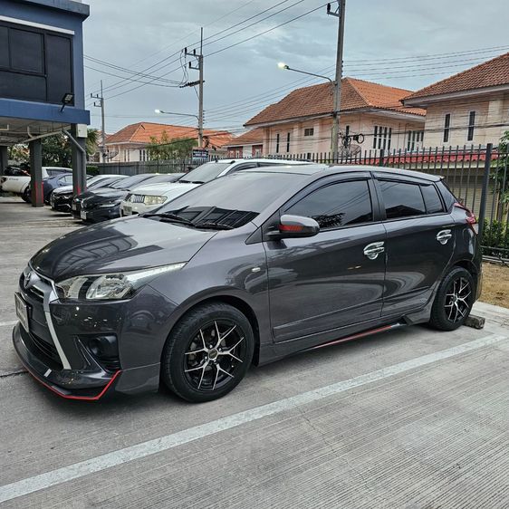 รถ Toyota Yaris 1.5 E สี เทา