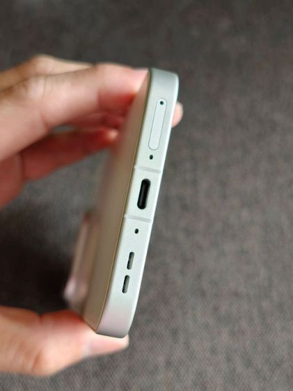 OPPO Find X9 Pro 512 g สีขาวสภาพนางฟ้า ศูนย์ไทยแท้ ประกันจอเหลือเกือบ 2 ปี  รูปที่ 3