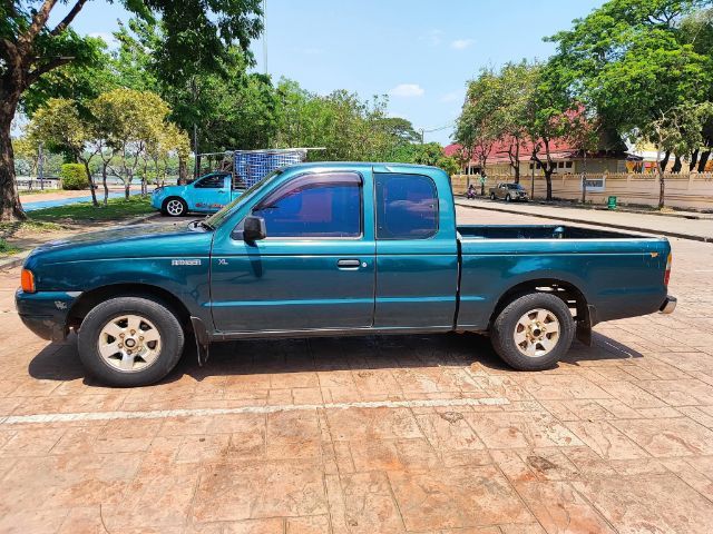 รถ Ford Ranger 2.5 XL สี เขียว