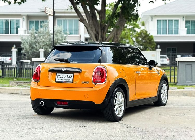 Mini COOPER 3 DOOR HATCH 2017 1.5 Sedan เบนซิน ไม่ติดแก๊ส เกียร์อัตโนมัติ ส้ม รูปที่ 4