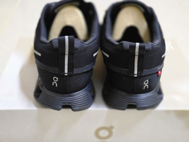On Cloud ผู้หญิง รุ่น Cloud 5 Waterproof สี All Black รูปที่ 6