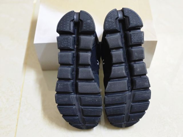 On Cloud ผู้หญิง รุ่น Cloud 5 Waterproof สี All Black รูปที่ 7