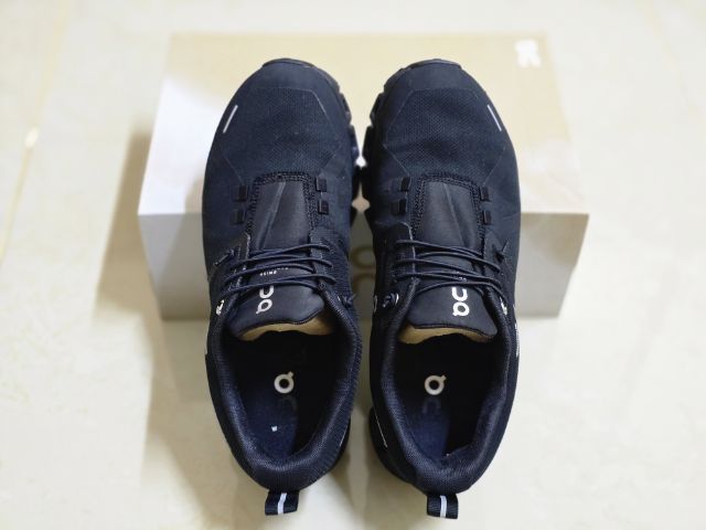 On Cloud ผู้หญิง รุ่น Cloud 5 Waterproof สี All Black รูปที่ 3