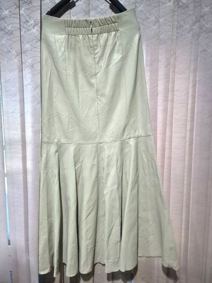 กระโปรงยาวหนังเทียม สีครีมสวยมาก