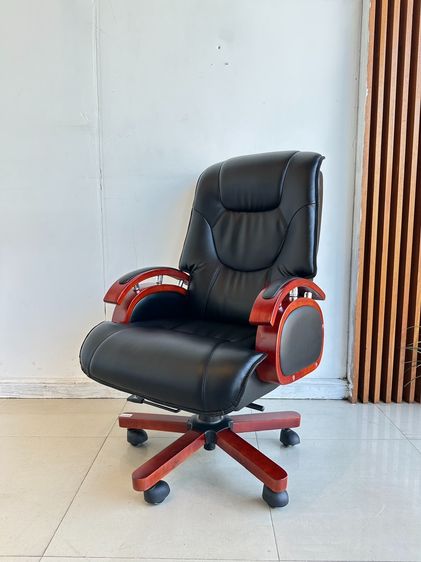 เก้าอี้นวม/เก้าอี้มีที่เท้าแขน หนังเทียม ดำ เก้าอี้ผู้บริหาร แบรนด์ FANTA รุ่น ATOM