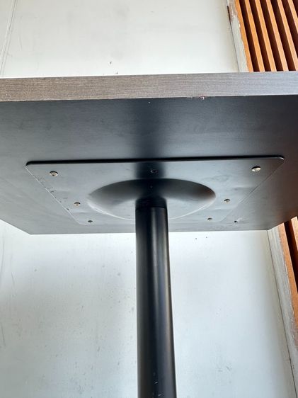 โต๊ะทานอาหาร ท็อปไม้ MDF ปิดผิวลามิเนตลายไม้สีน้ำตาล โครงขาเหล็กสีดำ  รูปที่ 8