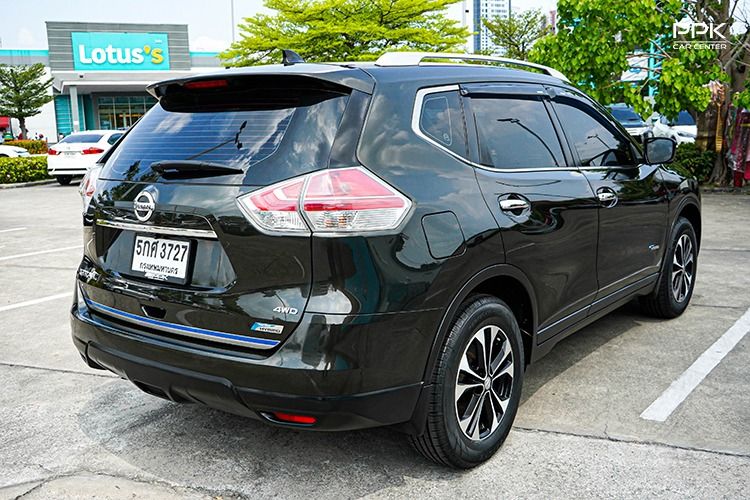 Nissan X-Trail 2017 2.0 V Hybrid 4WD Utility-car เบนซิน ไม่ติดแก๊ส เกียร์อัตโนมัติ เขียว รูปที่ 4